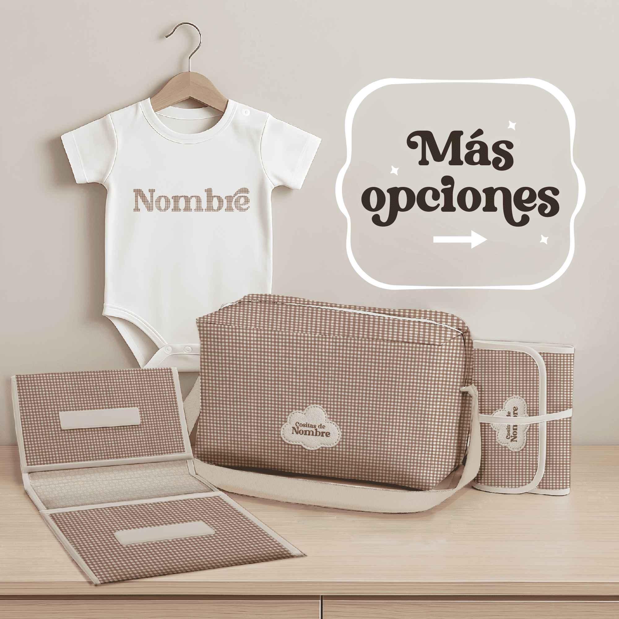 Pack Bebé Vichy Choco con bolso, portapañales y cambiador fabricados en España, más body personalizado. Regalo elegante y práctico para recién nacidos.
