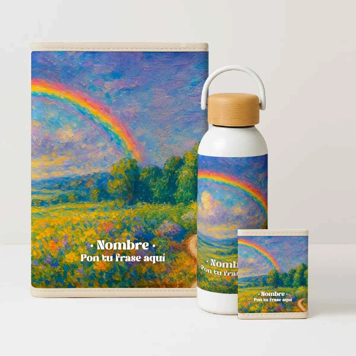 Pack Organizados Arcoíris con portadocumentos, porta tarjetas y bidón decorados con paisaje verde y arcoíris sobre cielo pictórico.