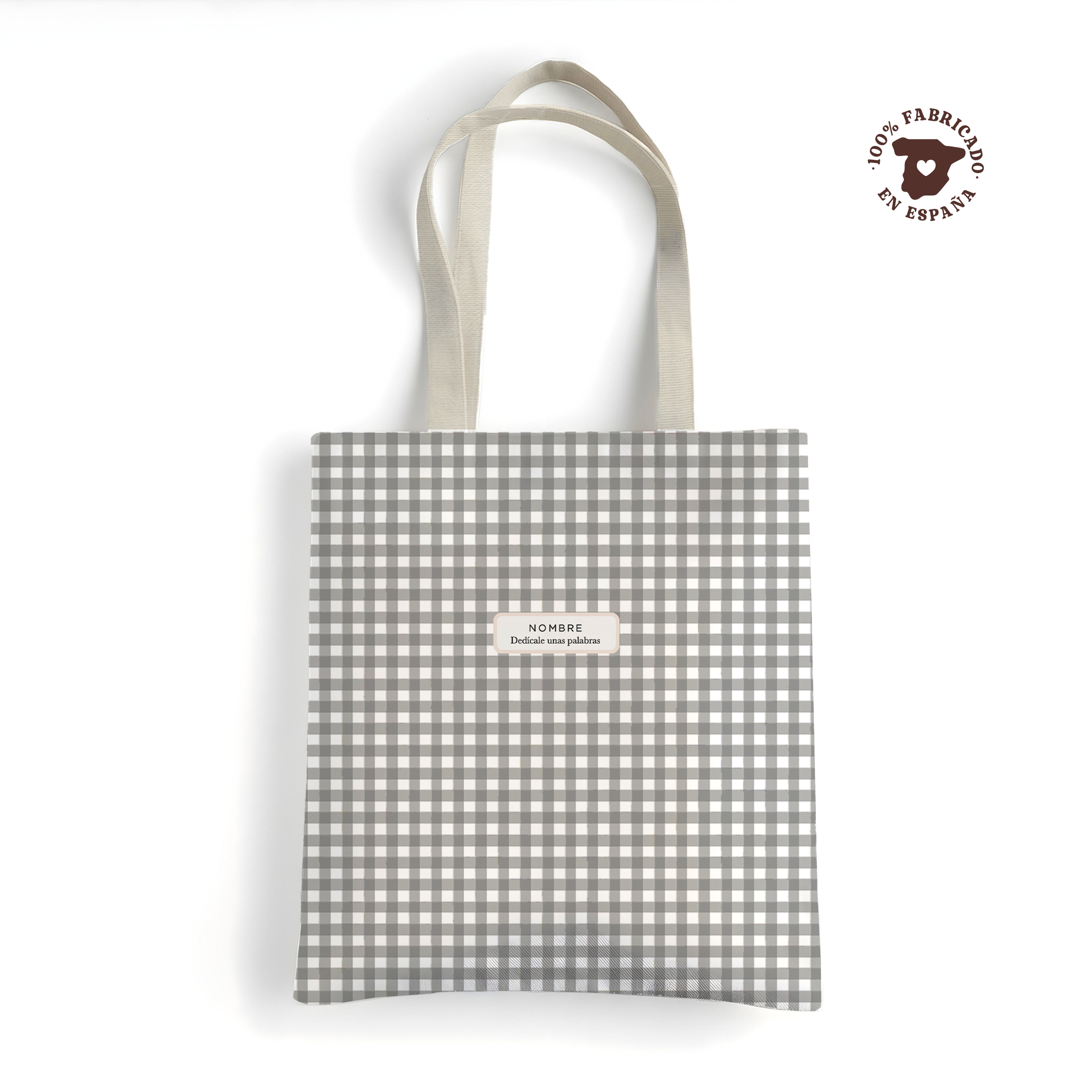 Tote bag personalizable Vichy Gris fabricada en España. Diseño neutro gris y blanco, tejido resistente. Ideal para universidad, trabajo, recados y uso diario.