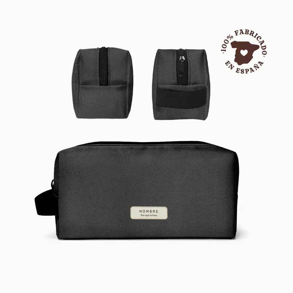 Neceser personalizado con nombre con estampado cuero gris, ideal como regalo práctico para trabajo o gym.