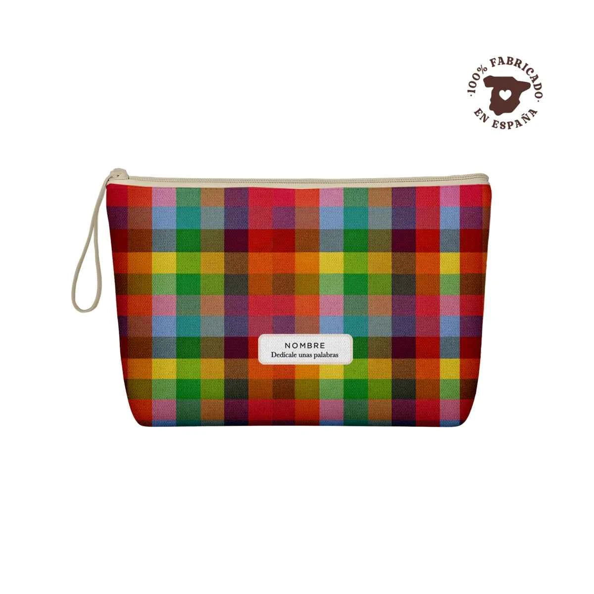 Neceser de loneta con estampado pixelado multicolor Pixel Party, personalizable con nombre y cierre de cremallera. Fabricado en España