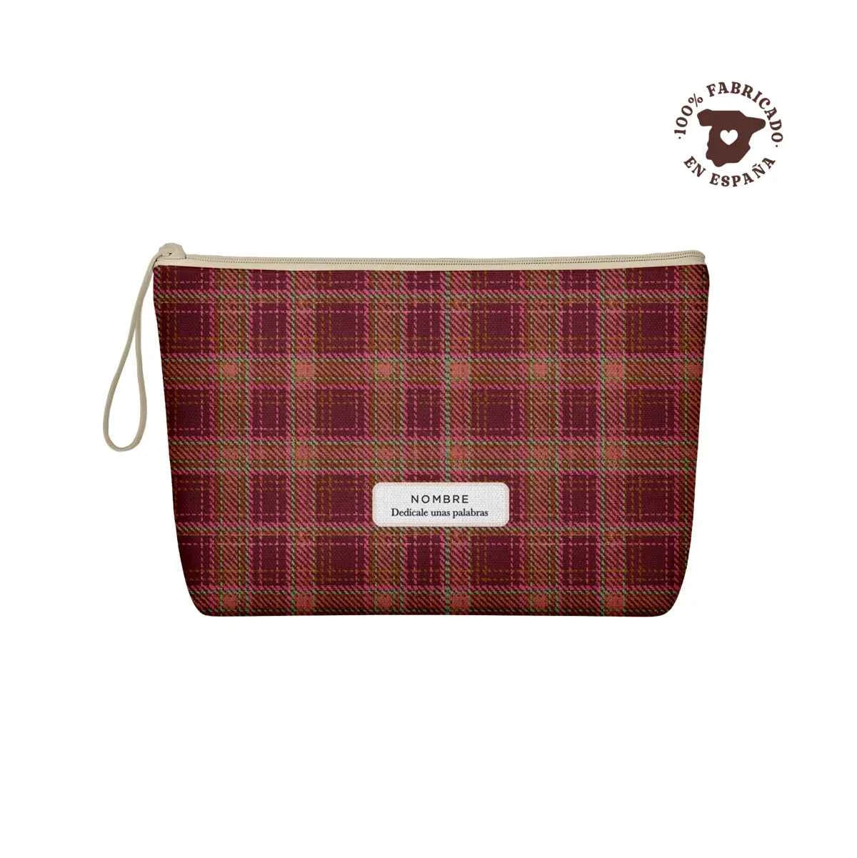 Neceser de loneta fabricado 100% en España con estampado tartán Granate, personalizable con nombre y frase.